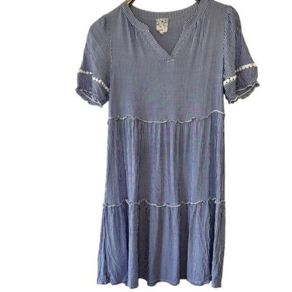 Naif Tiered Babydoll Dress Womens Medium‎ Blue White Striped Crochet Trim Rayon